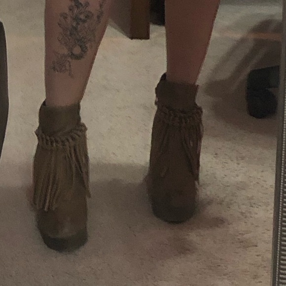 Fringy Booties - Picture 12 of 12